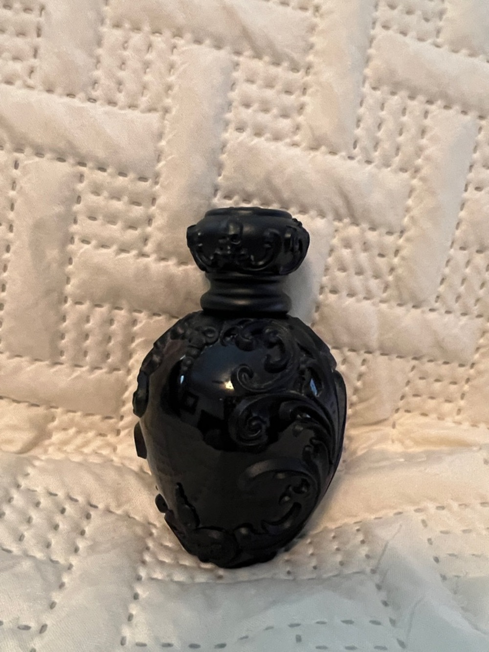 Kat Von D (KVD) Sinner perfume